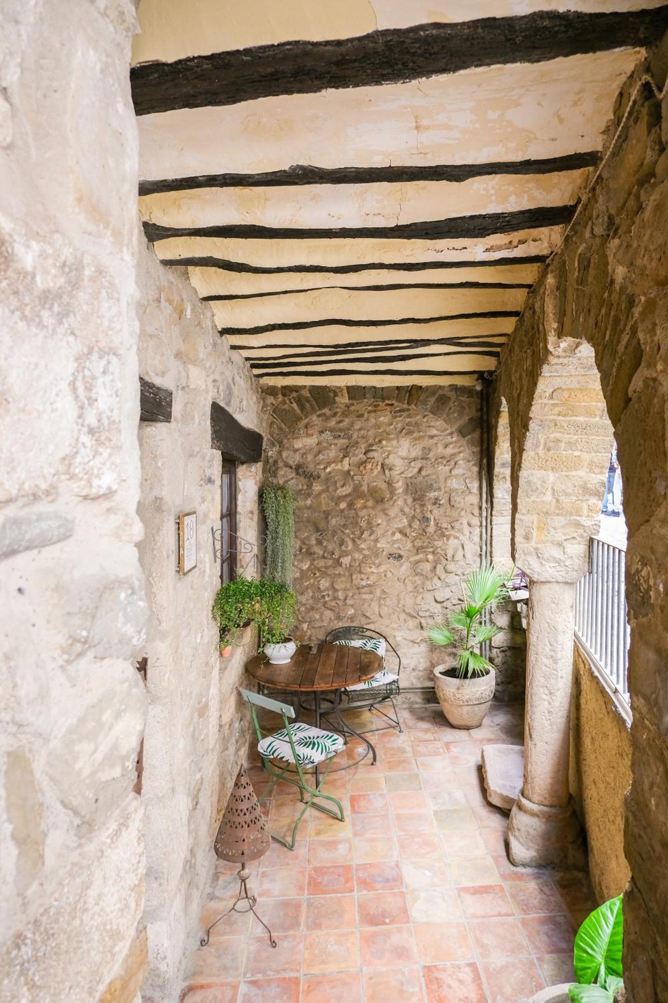 10 Del Pont Alojamiento Con Vistas Panoramicas Besalu Bagian luar foto