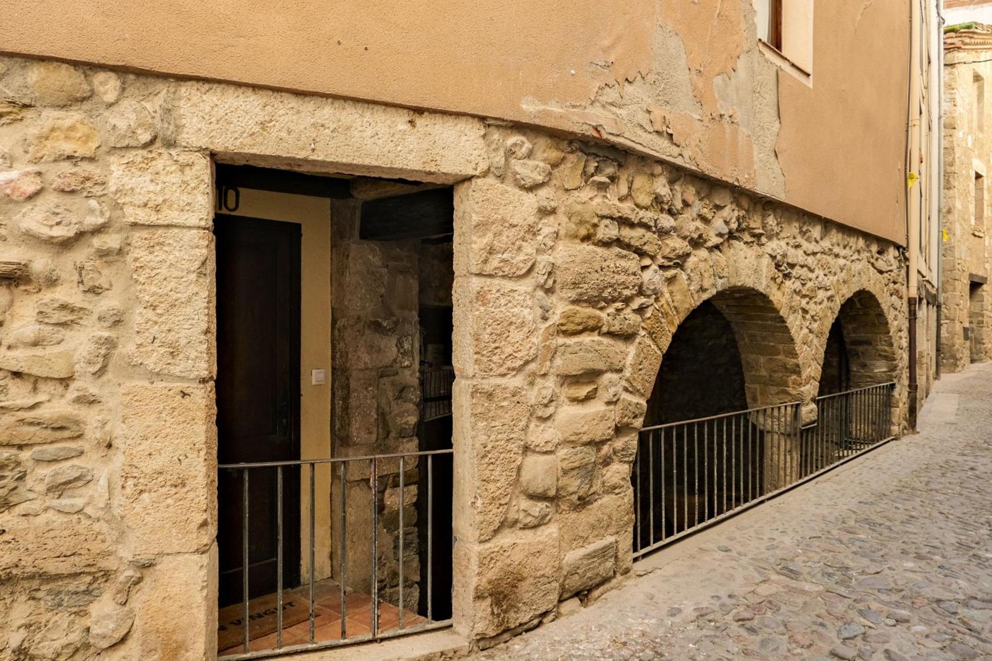 10 Del Pont Alojamiento Con Vistas Panoramicas Besalu Bagian luar foto