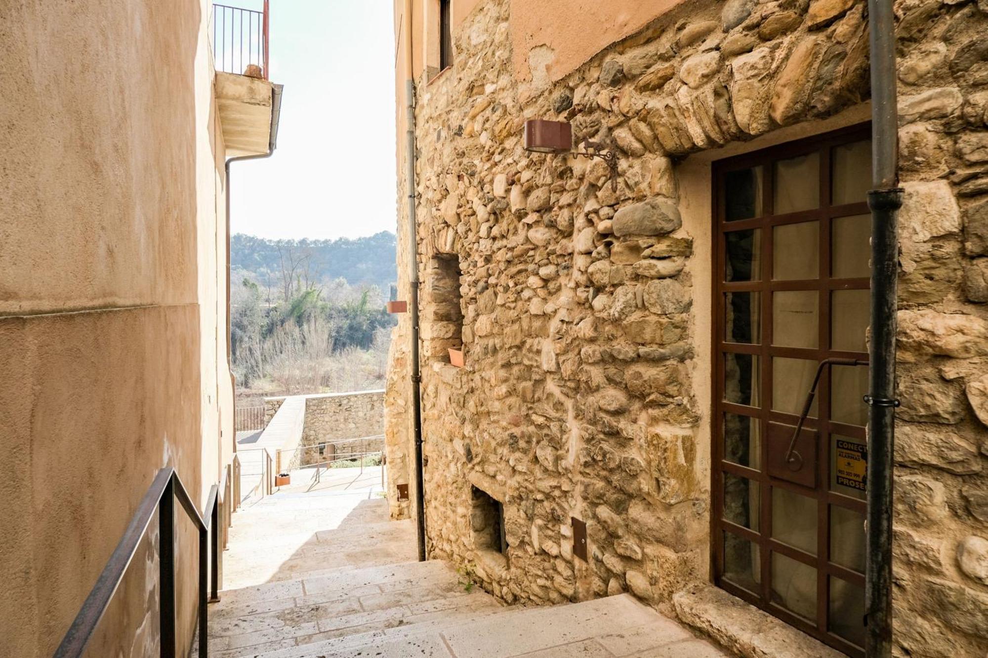 10 Del Pont Alojamiento Con Vistas Panoramicas Besalu Bagian luar foto